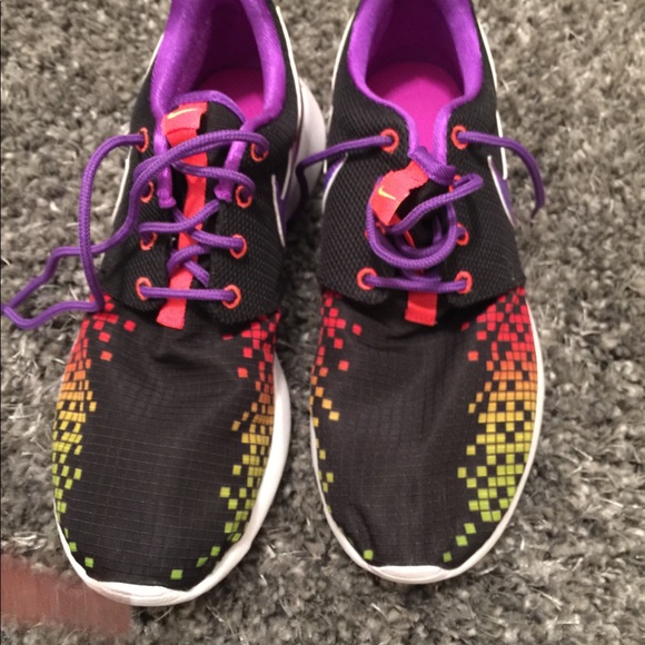 Nike Youth Size 7 - Picture 2 of 5